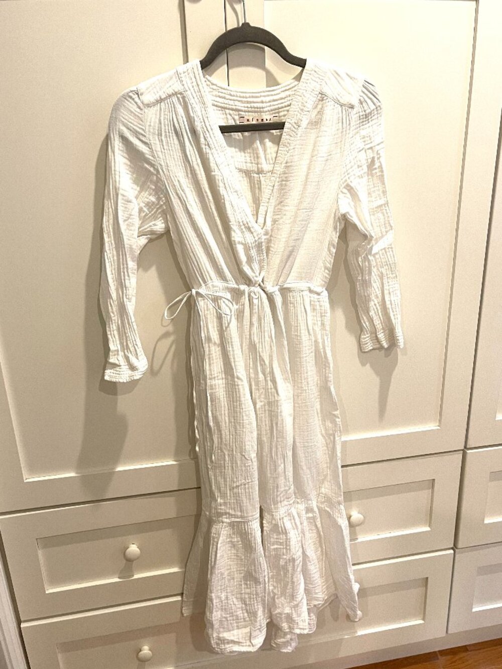 XiRENA White Midi Dress with Tie - Size Small